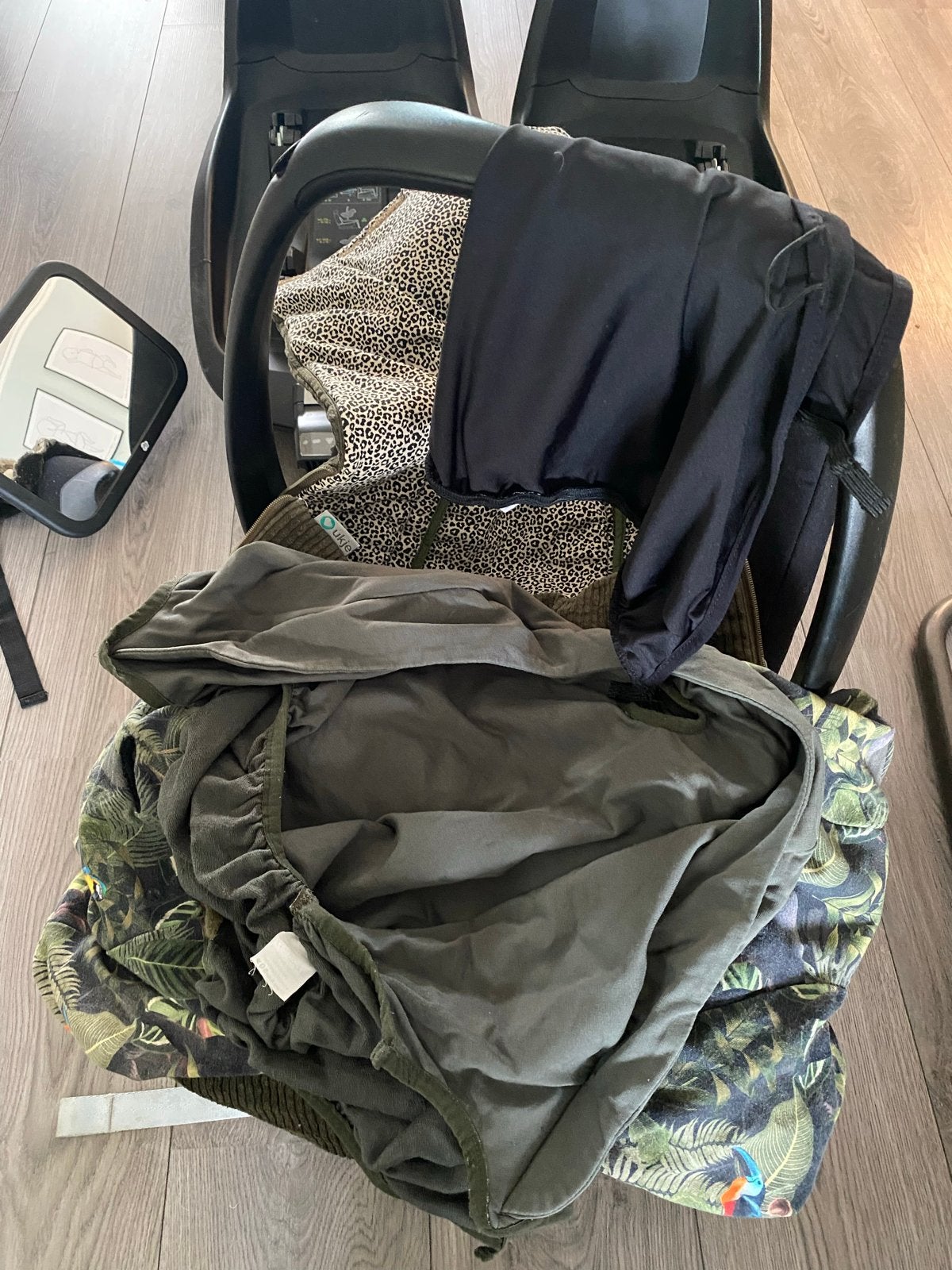 2xMaxi-Cosi FamilyFix One i-Size met MaxiCosi en accessoires, Ophalen, Gebruikt, Zijbescherming, Isofix