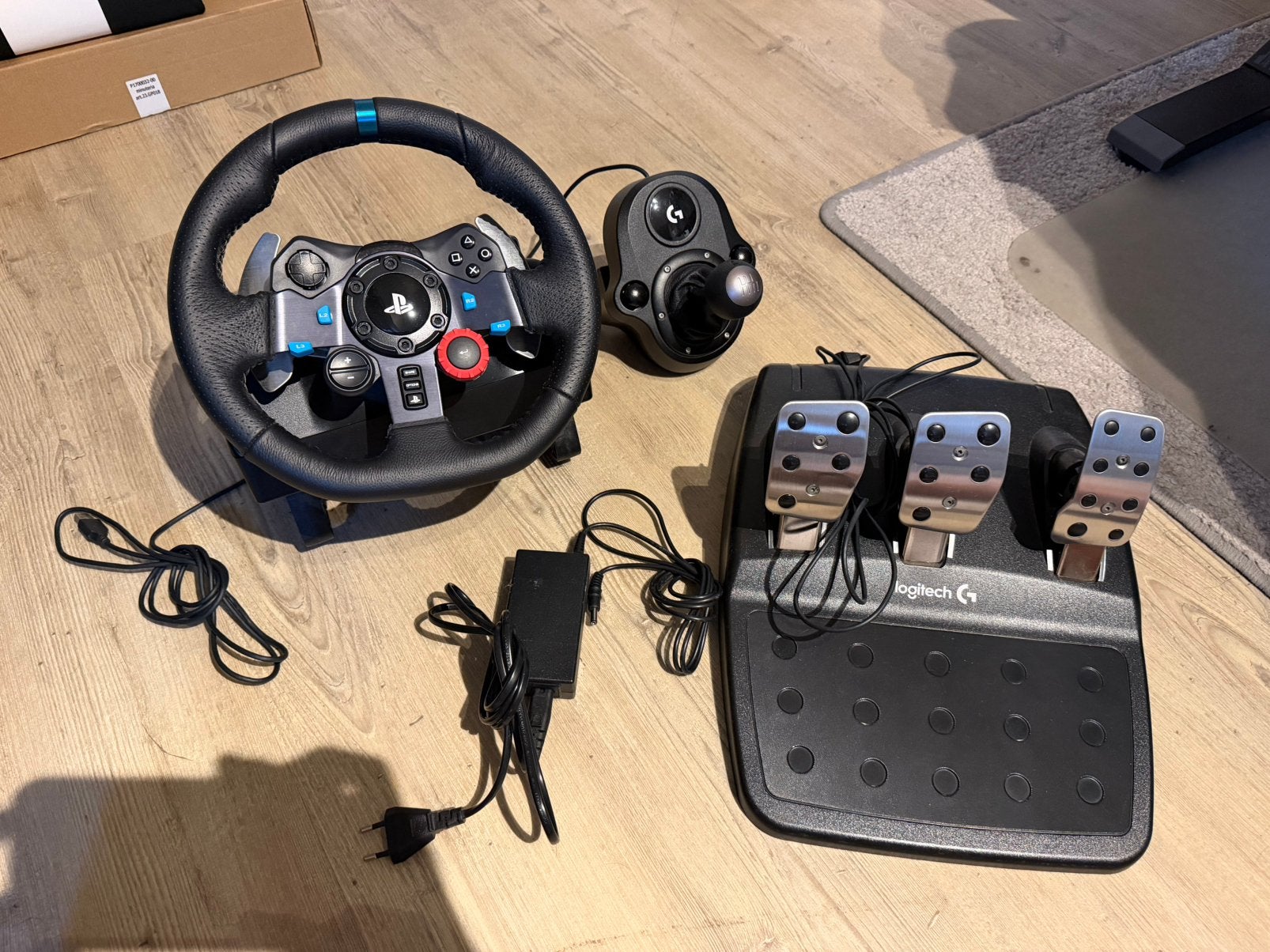 Zo goed als nieuwe Logitech G29 + shifter - zsm ophalen!, Computers en Software, Joysticks, Ophalen of Verzenden, Zo goed als nieuw