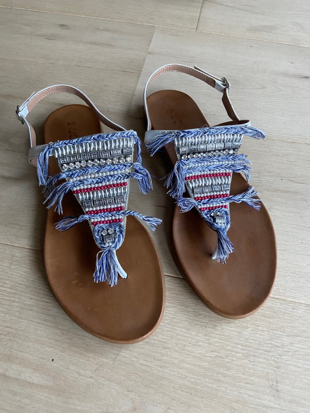 Nuovo sandalen nieuw strasssteentjes flosjes nieuw € 69,95 >, Ophalen, Nieuw, Sandalen of Muiltjes