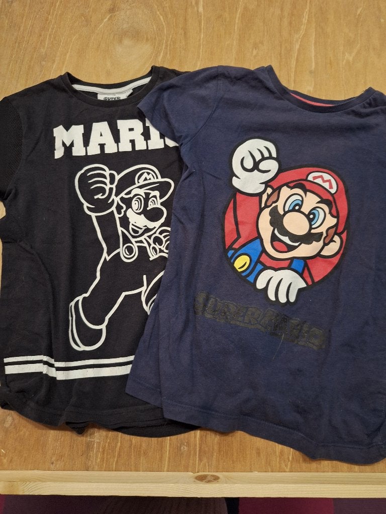 2 Mario T-shirts, maat 122/128, Ophalen, Gebruikt, Jongen, Shirt of Longsleeve
