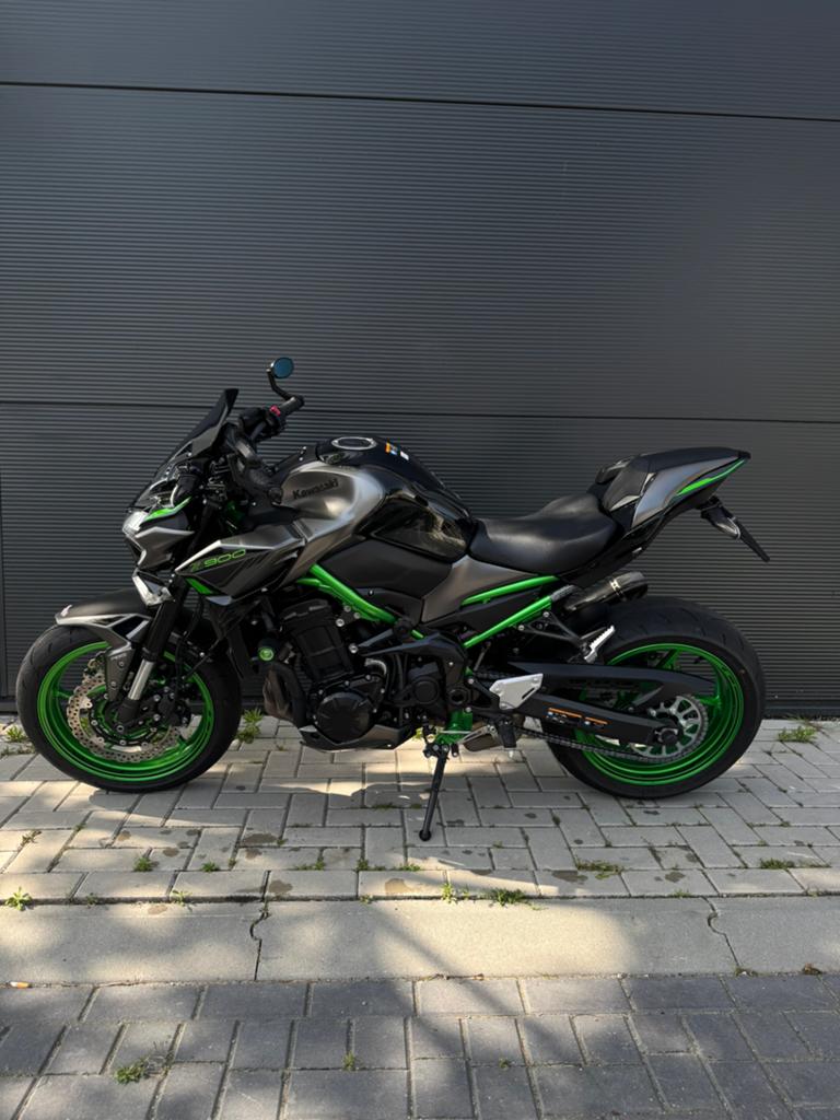 Kawasaki Z900 Performance 2023 | Nieuwstaat | Akrapovič, Motoren, Motoren | Kawasaki, LED Verlichting, Occasion, 4 cilinders, Motorrijbewijs A