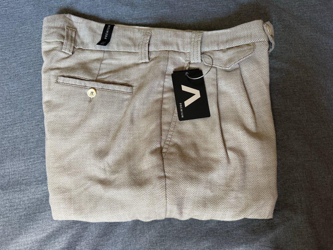 Nieuwe Alberto zomerbroek W34/L34 - Beige-wit visgraat, Kleding | Heren, Ophalen of Verzenden, Nieuw, Overige maten, Beige