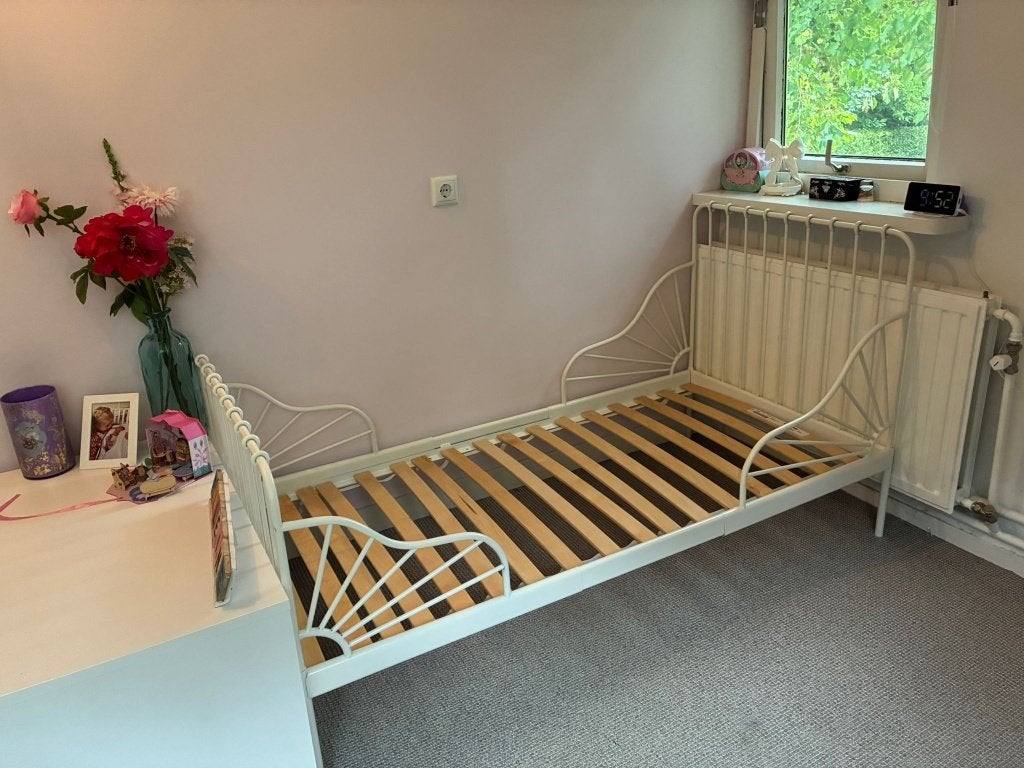 IKEA MINNEN Meegroeibed Wit – 80x200 cm, Kinderen en Baby's, Kinderkamer | Bedden, Ophalen, 70 tot 85 cm, Zo goed als nieuw, Lattenbodem