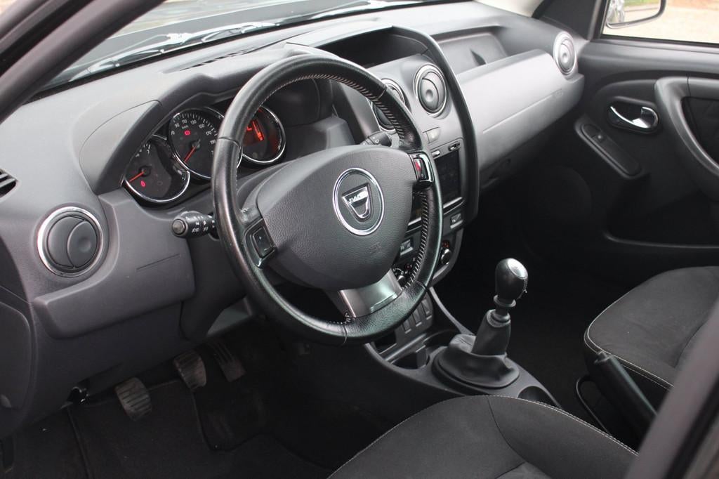 Dacia Duster 1.2 TCe 4x2 Prestige | BLUETOOTH, NAVI, CRUISE, Voorwielaandrijving, Euro 5, Gebruikt, Zwart