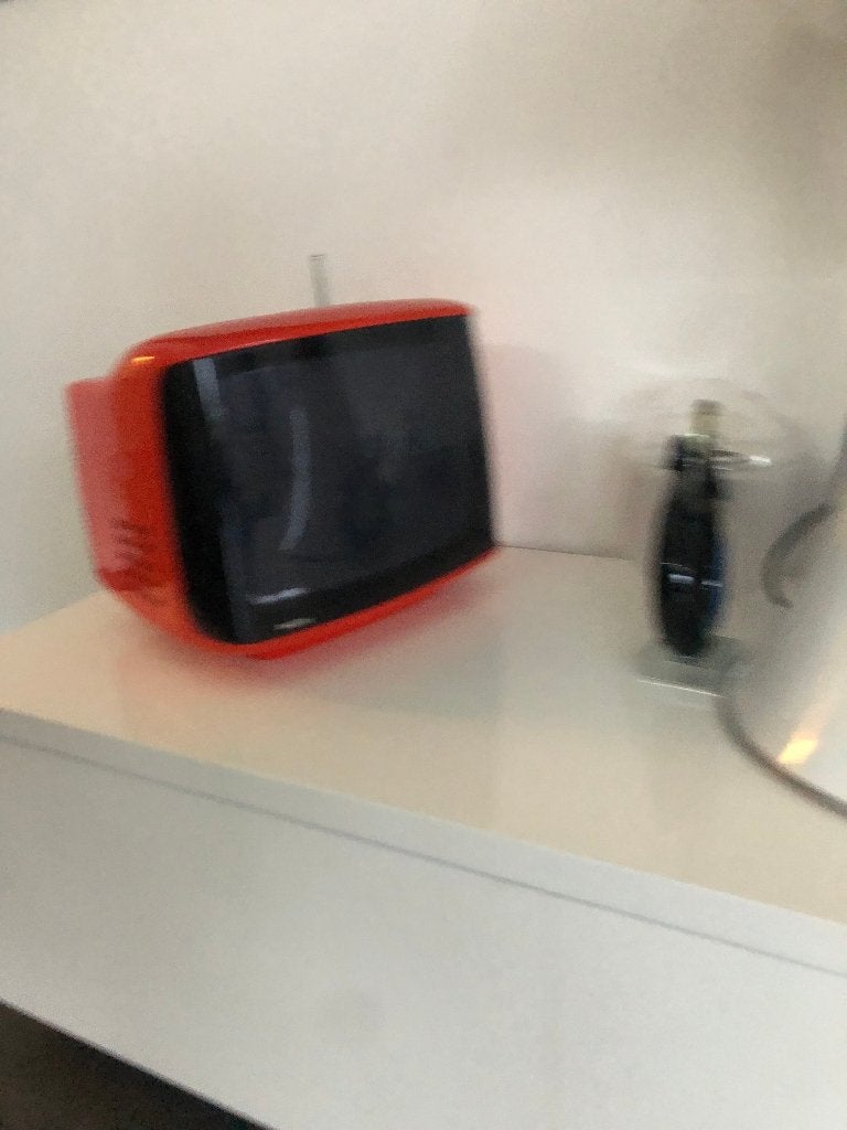 fraaie Philips draagbare tv - rood 70 er jaren, Ophalen of Verzenden