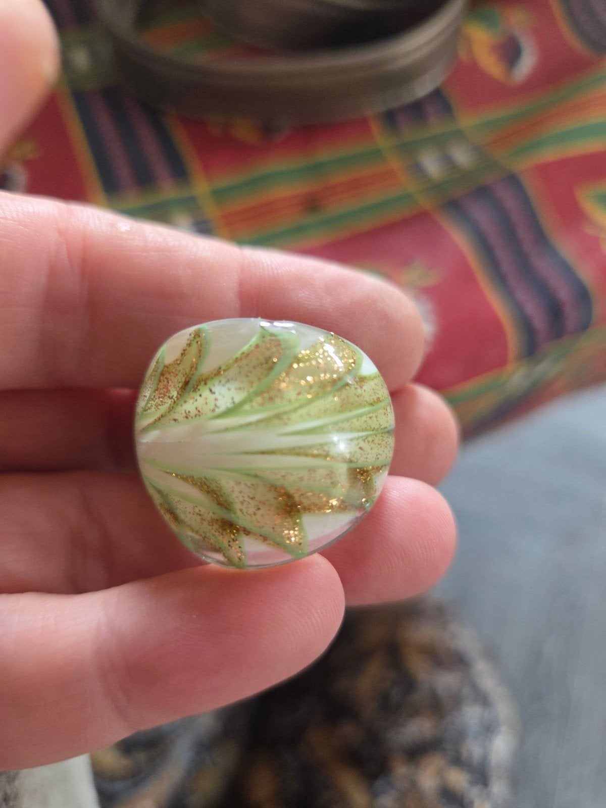 Unieke Glasring Maat 17 - Groen met Goudglitter, Sieraden, Tassen en Uiterlijk, Ringen, Overige materialen, Ophalen of Verzenden