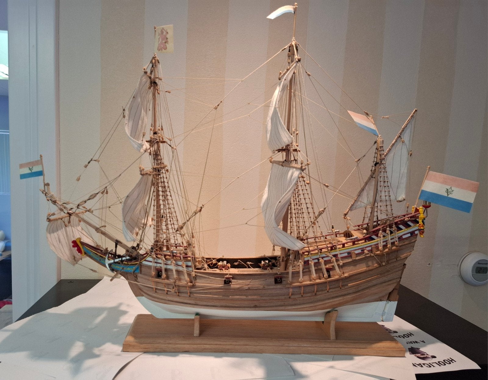 Houten scheepsmodel: Nederlands galjoen de "Halve Maan", Ophalen of Verzenden, Gebruikt, 1:32 tot 1:50, Overige merken