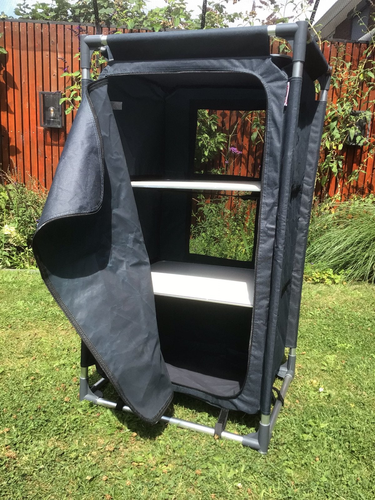 Campingkast merk Teun, Ophalen, Zo goed als nieuw, Campingkast