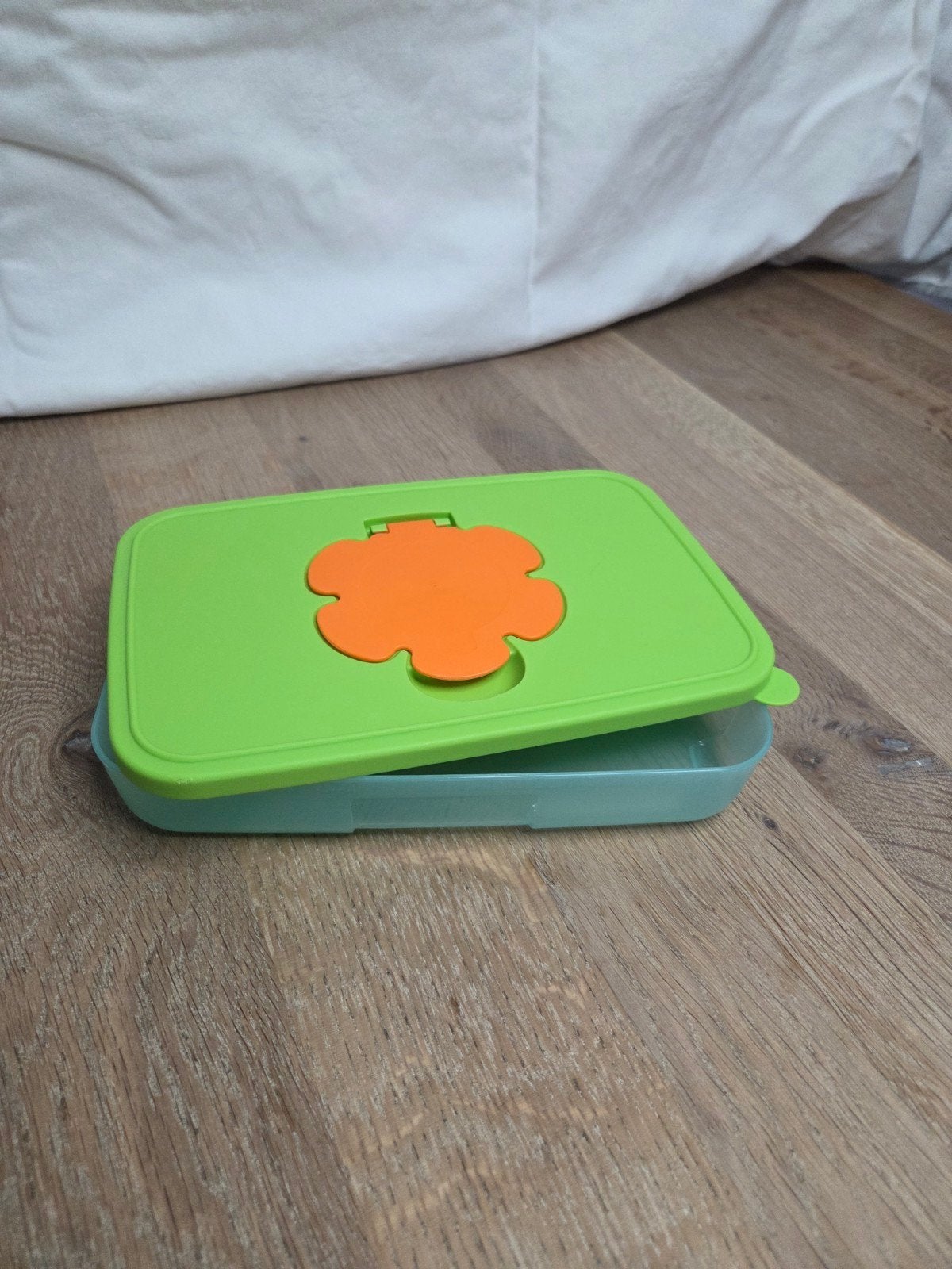 Tupperware Snoetenpoets-/Billendoekjesbox laag (3,5 cm), Huis en Inrichting, Gebruikt, Bewaardoos, Ophalen of Verzenden, Met deksel
