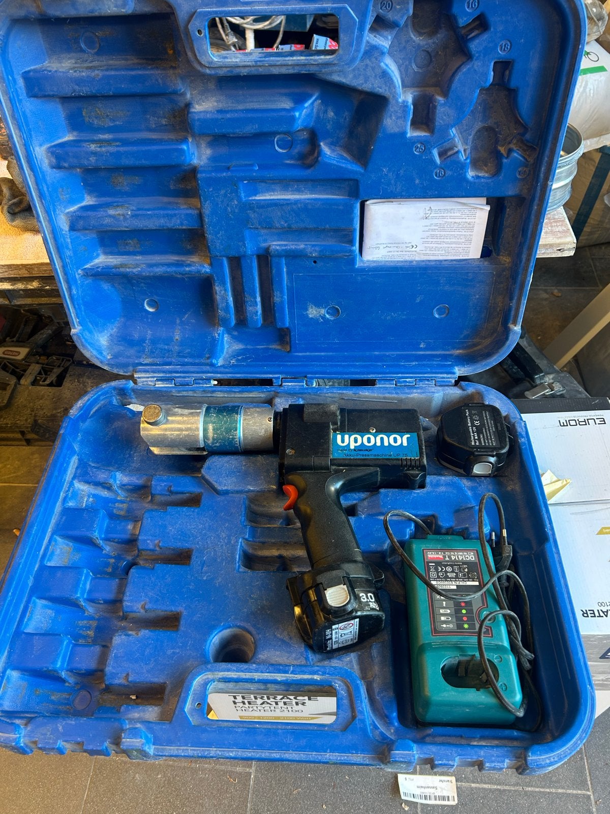 Uponor Klauke persmachine met accu en lader, Ophalen of Verzenden, Gebruikt
