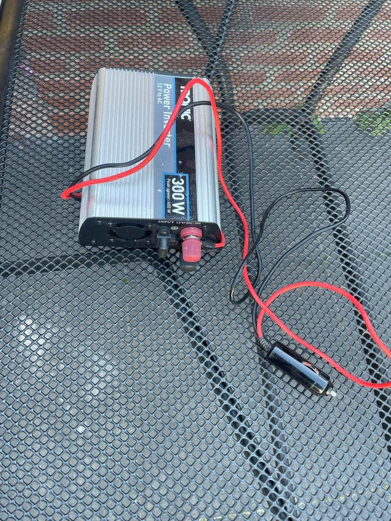 TRONIC TSW.300.A1 Power Inverter 300W 12V naar 230V, Ophalen of Verzenden, Zo goed als nieuw