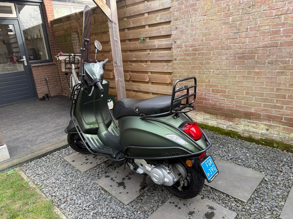Vespa Primavera 50 - Zo goed als nieuw, Ophalen, Overige modellen, Maximaal 45 km/u, Zo goed als nieuw