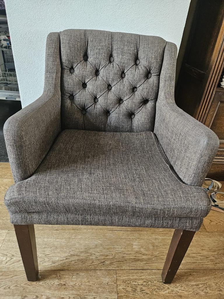 6 gecapitonneerde stoelen donkerbruin, Ophalen