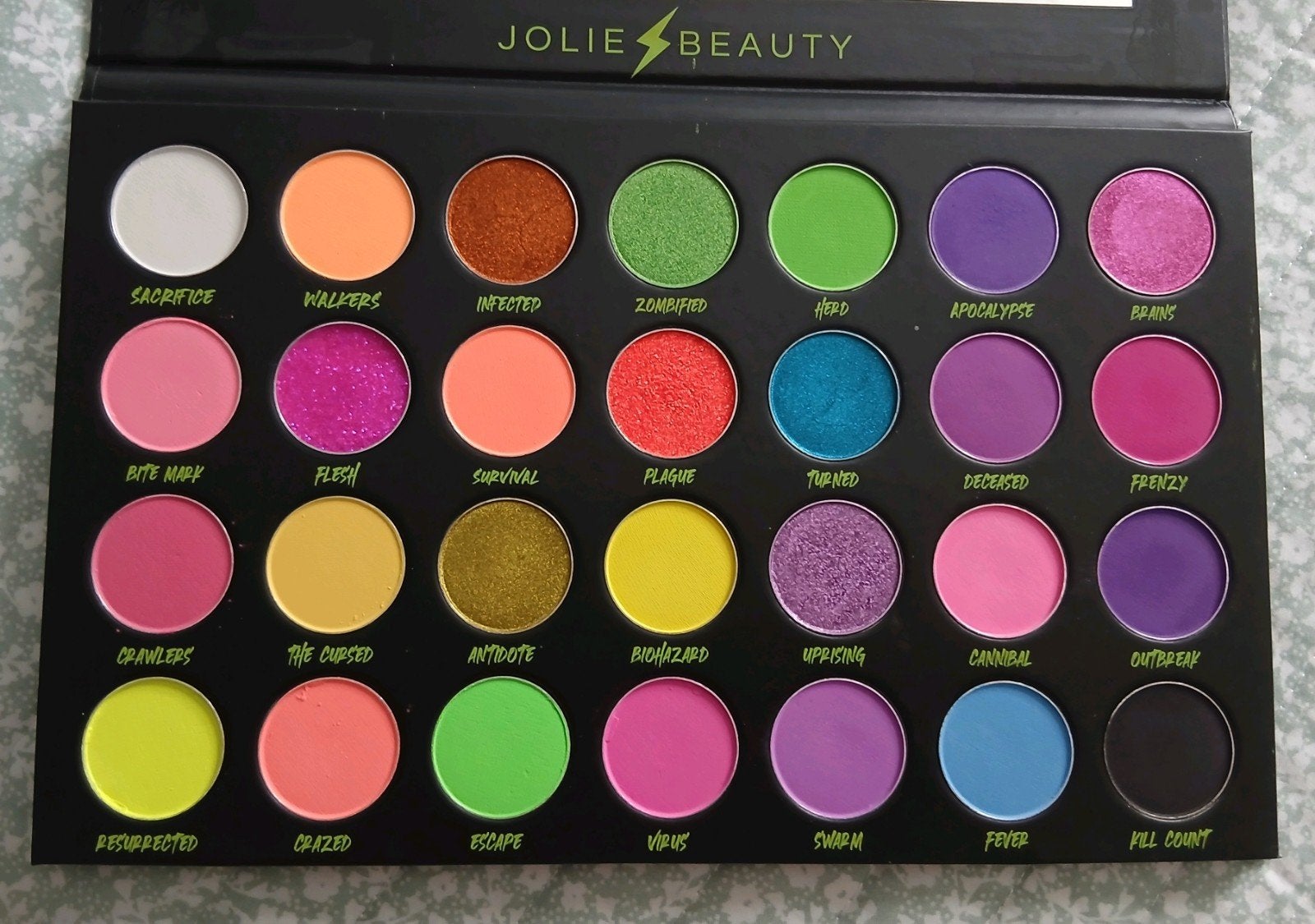 Jolie Beauty Zombified Palette, Ophalen of Verzenden, Zo goed als nieuw, Make-up, Overige kleuren