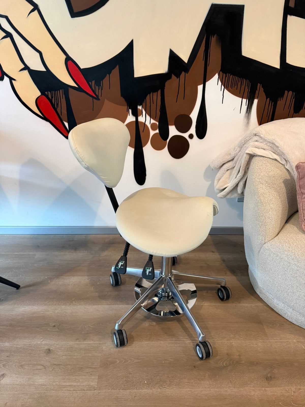 Ergonomische zadelkruk, Gebruikt, Wit, Ophalen of Verzenden, Bureaukruk