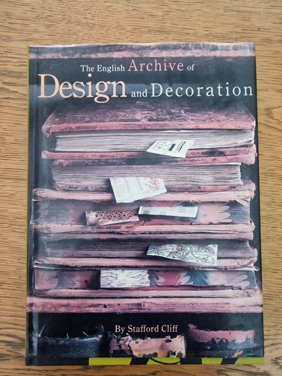 The English Archive of Design and Decoration, Boeken, Ophalen of Verzenden, Zo goed als nieuw, Overige onderwerpen, Stafford Cliff