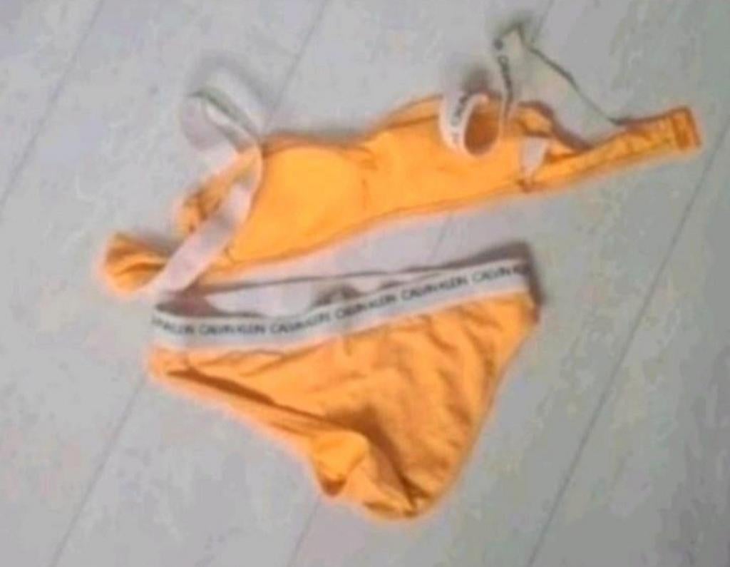 Calvin klein bikini maat S, Kleding | Dames, Badmode en Zwemkleding, Geel, Ophalen of Verzenden, Zo goed als nieuw, Bikini