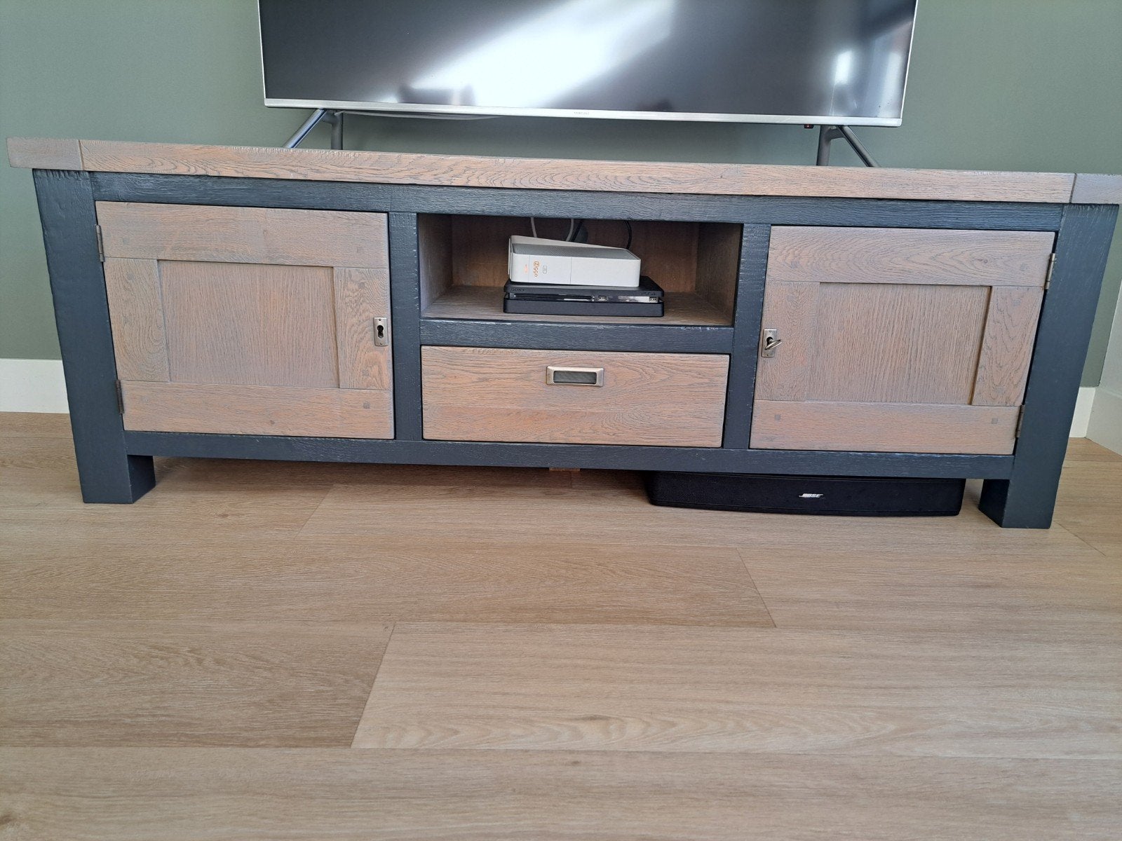 Eleonora Eikenhout TV-meubel/Salontafel, Ophalen, Gebruikt, 50 tot 100 cm, 100 tot 150 cm