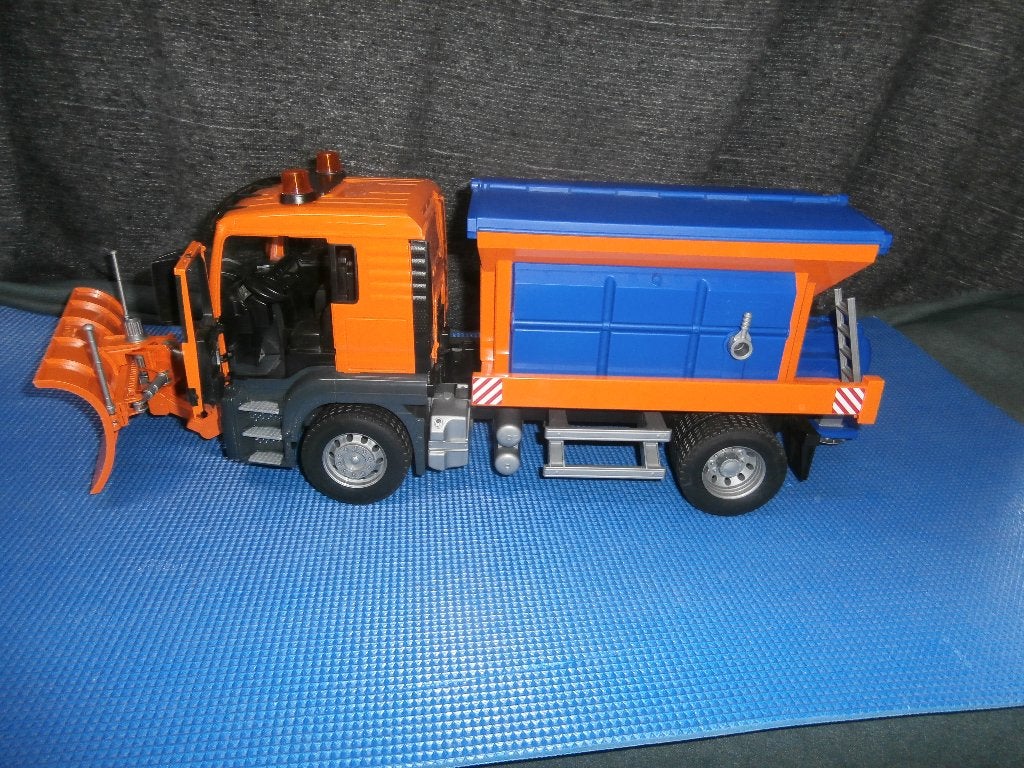 Bruder nieuwe MAN TGS Strooiwagen met Sneeuwschuif, Ophalen, Nieuw