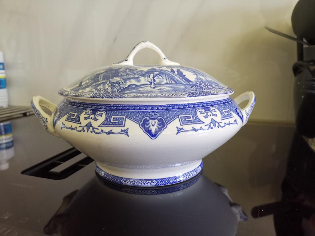 Boch Frères la Louvière dekschaal puntgaaf, Antiek en Kunst, Ophalen of Verzenden