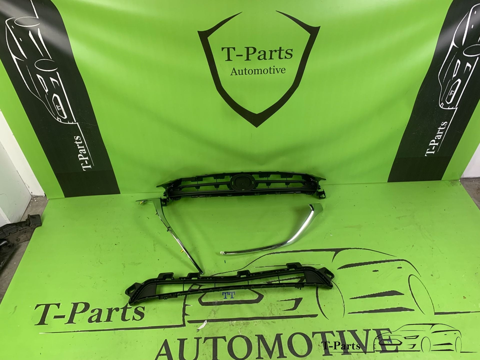 mazda 2 grille chrome lijst 2014+ rooster voorbumper, Info@fabrikant.eu, Fabrikant BV, Nieuw, Ophalen of Verzenden