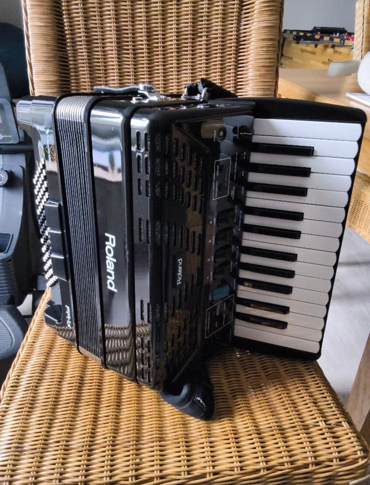 Accordeon Roland fr1x, Muziek en Instrumenten, Accordeons, Ophalen of Verzenden, Zo goed als nieuw, 120-bas, Overige merken