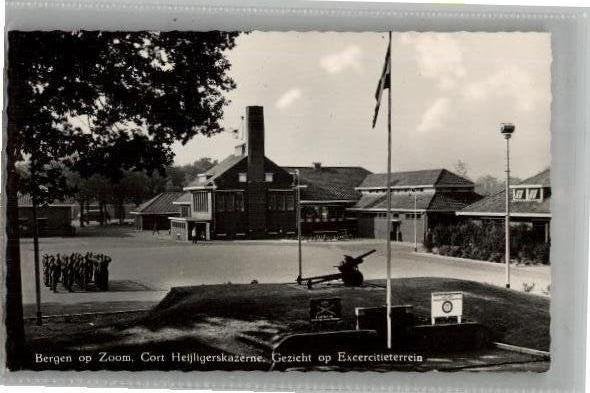 Bergen op Zoom Cort HeijligersKazerne Exercitie terrein, Verzamelen, Ansichtkaarten | Nederland, Ophalen of Verzenden, 1940 tot 1960