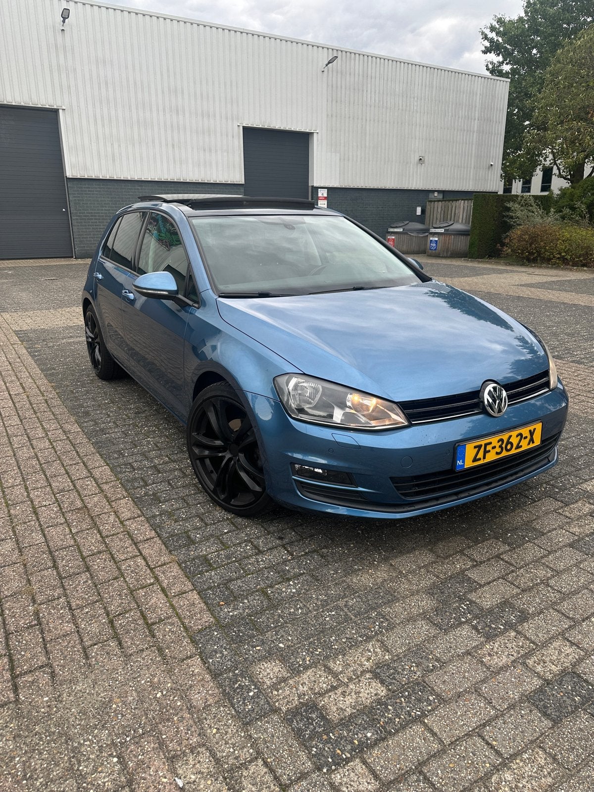 Volkswagen Golf 1.2 TSI 77KW 5D 2014 Blauw PANO!, Auto's, Voorwielaandrijving, 4 cilinders, Blauw, 610 kg