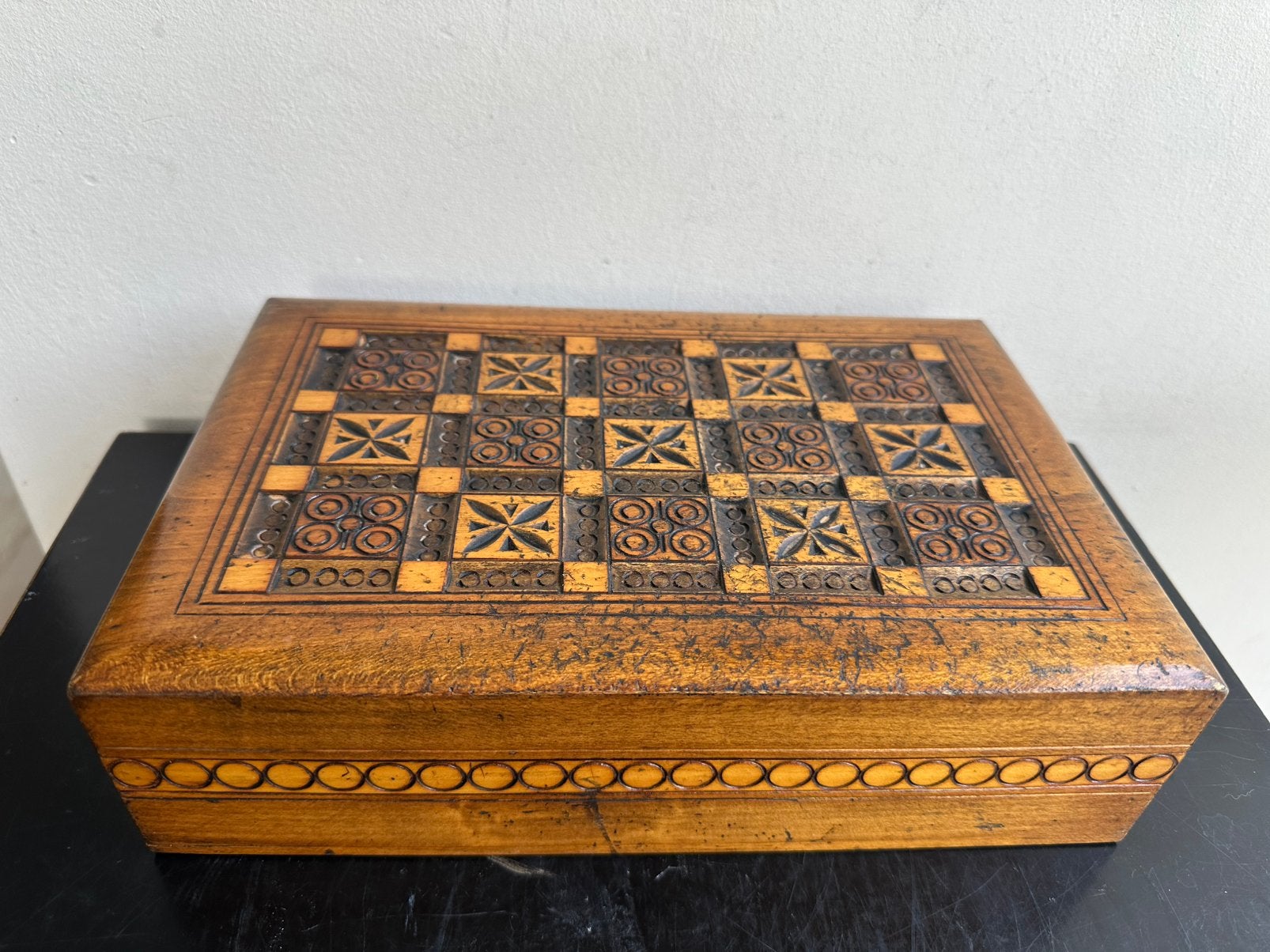 Aziatisch houtsnijwerk Kist 25/17/6 cm, Ophalen of Verzenden, Gebruikt