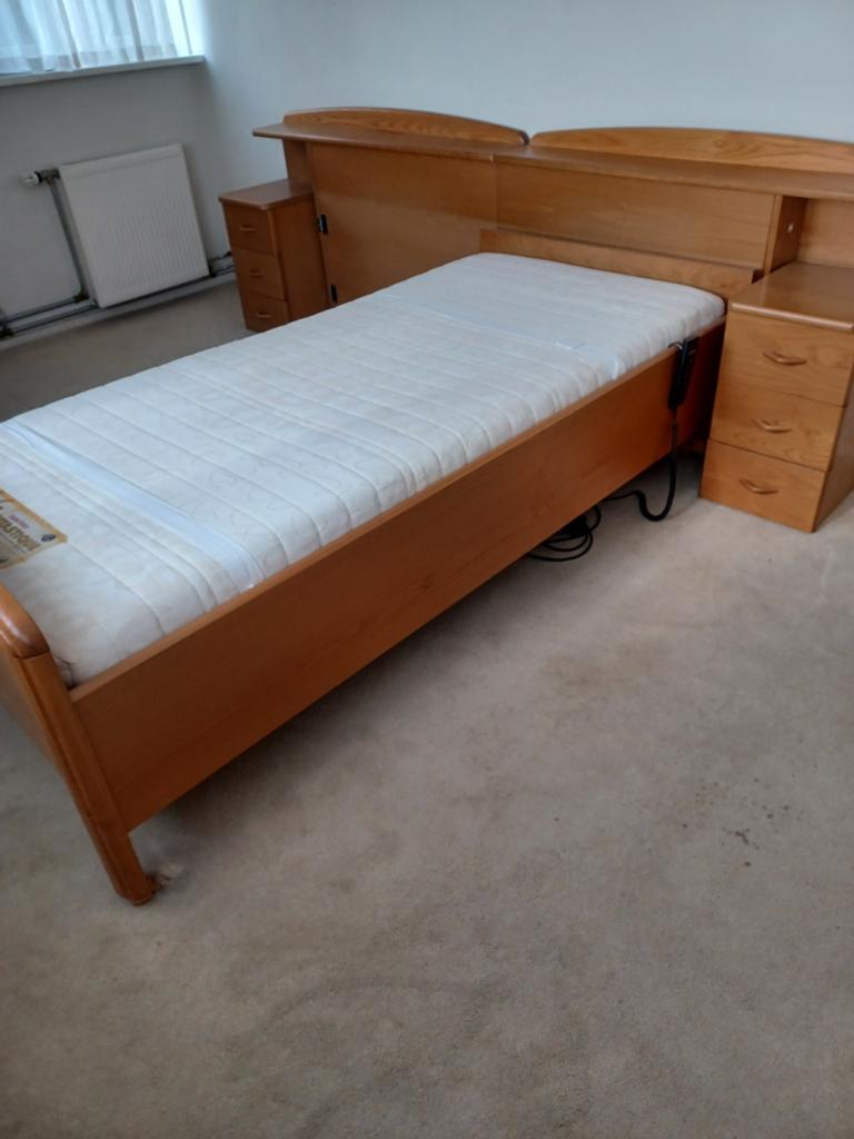 Compleet tweepersoonsbed met nachtkastjes en hoofdbord, Ophalen, Tweepersoons, 180 cm, 200 cm