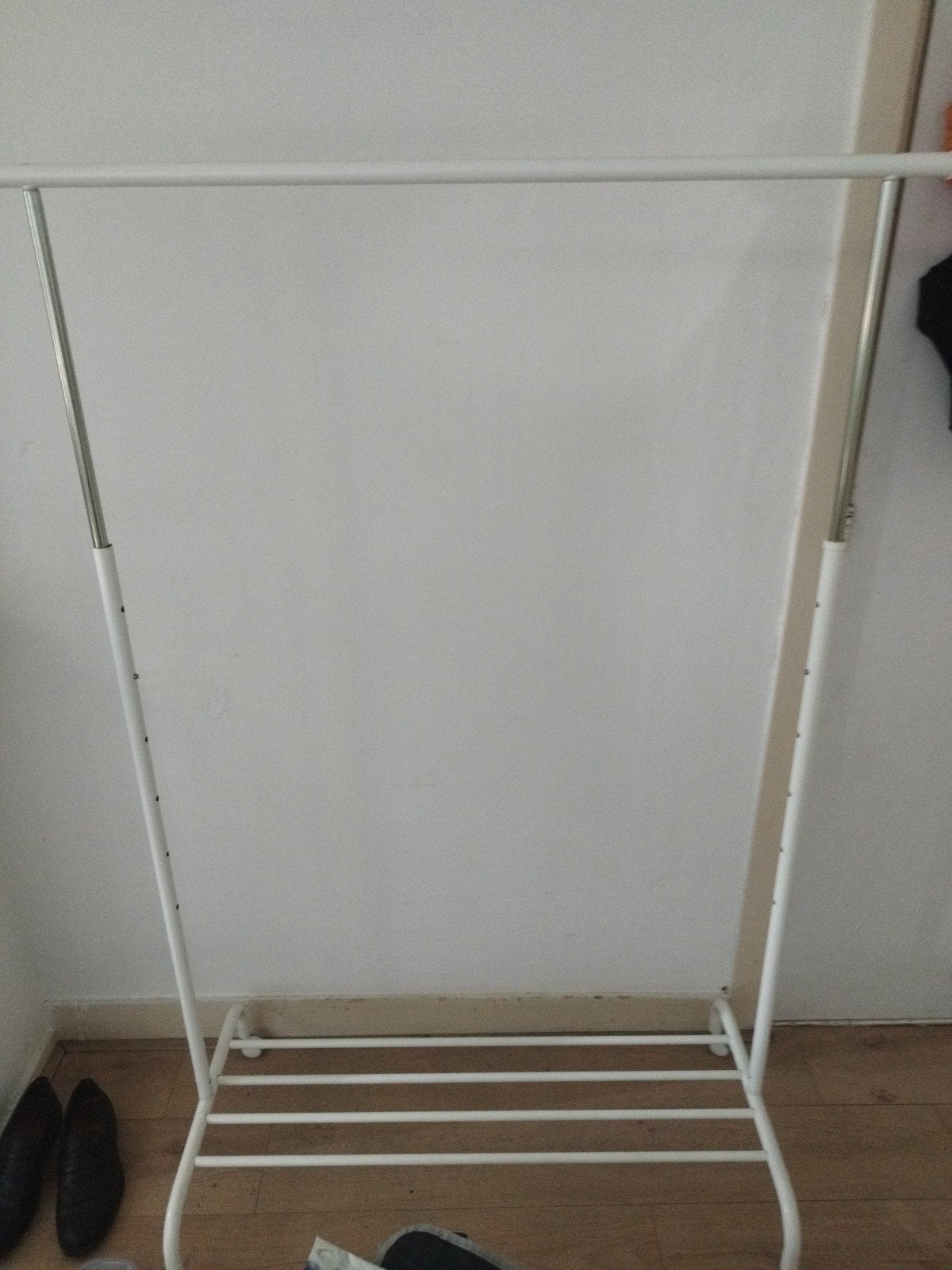 Kledingrek wit met schoenenplank, Ophalen, Gebruikt