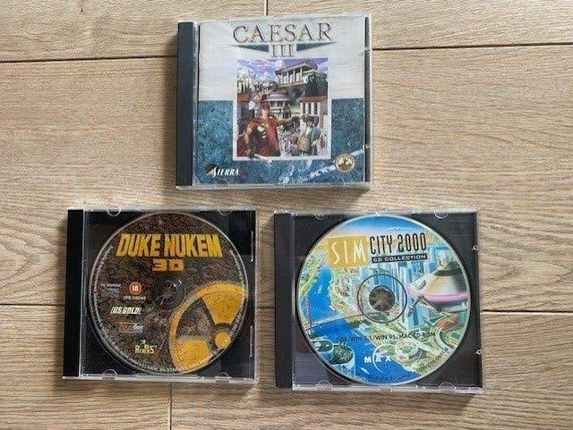 3 PC CD Rom Caesar III .Duke Nuken 3D,SIm City 2000, Ophalen, Gebruikt, Racen en Vliegen, 2 spelers