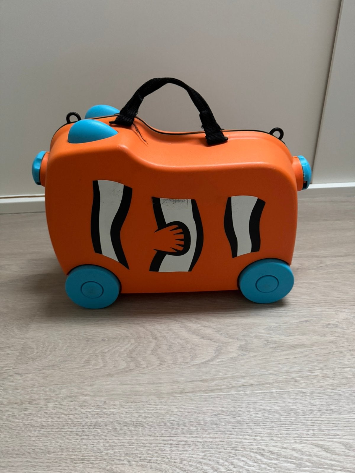 Leuke en handige kinder koffer, Hard kunststof, Minder dan 50 cm, Zo goed als nieuw, Minder dan 35 cm
