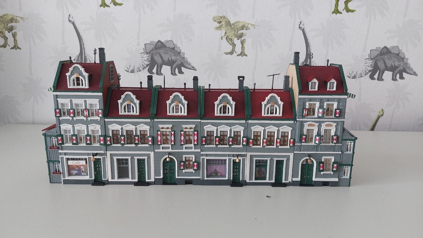 Mooi rijtje huizen/gebouwen voor modelspoorbaan, Hobby en Vrije tijd, Modeltreinen | H0, Ophalen of Verzenden