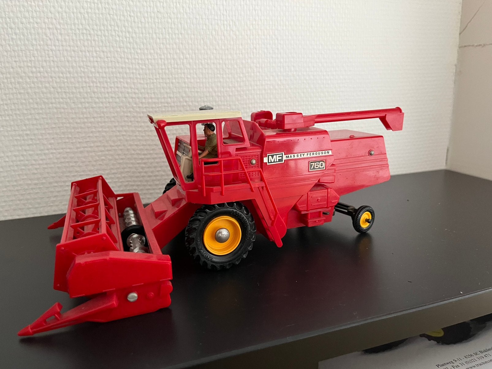MF 760 combine britains 1:32, Ophalen of Verzenden, Zo goed als nieuw, Tractor of Landbouw, Britains
