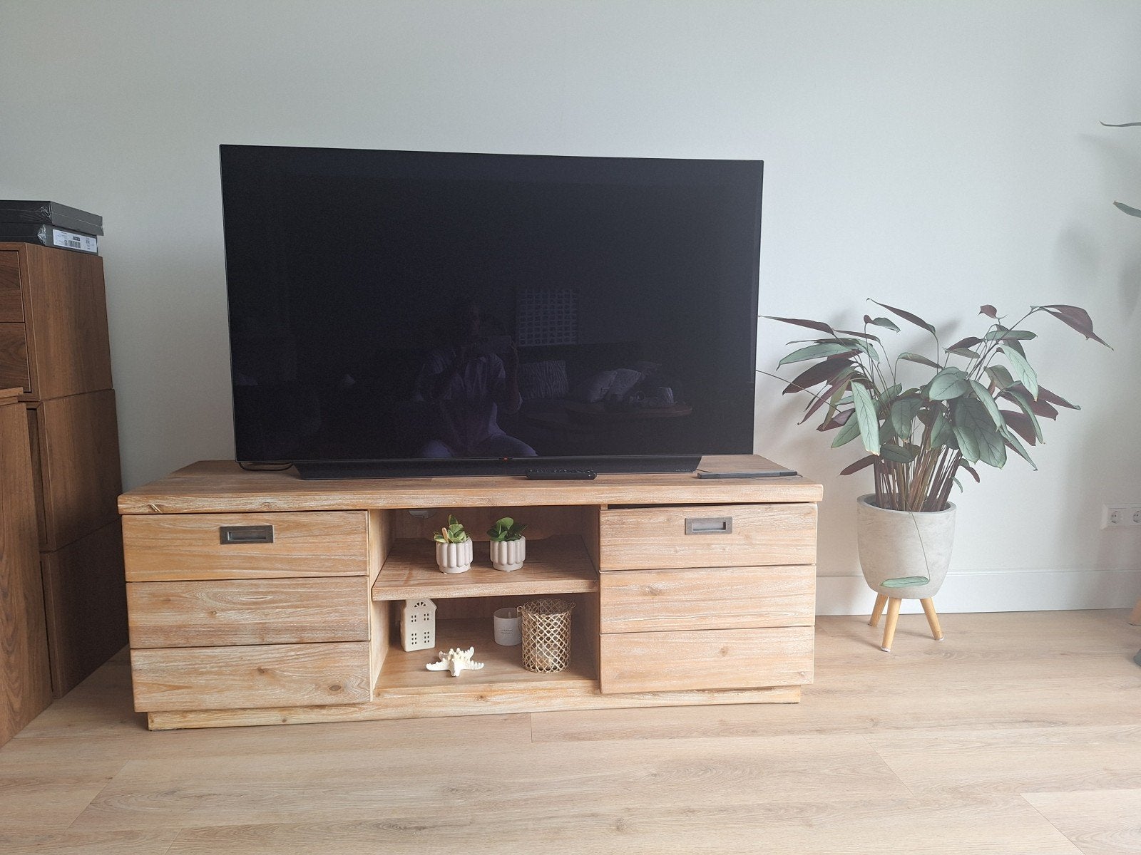 Mango Houten TV Kast - 150 cm breed - Goede staat, Gebruikt, 100 tot 150 cm, Ophalen of Verzenden, Minder dan 100 cm