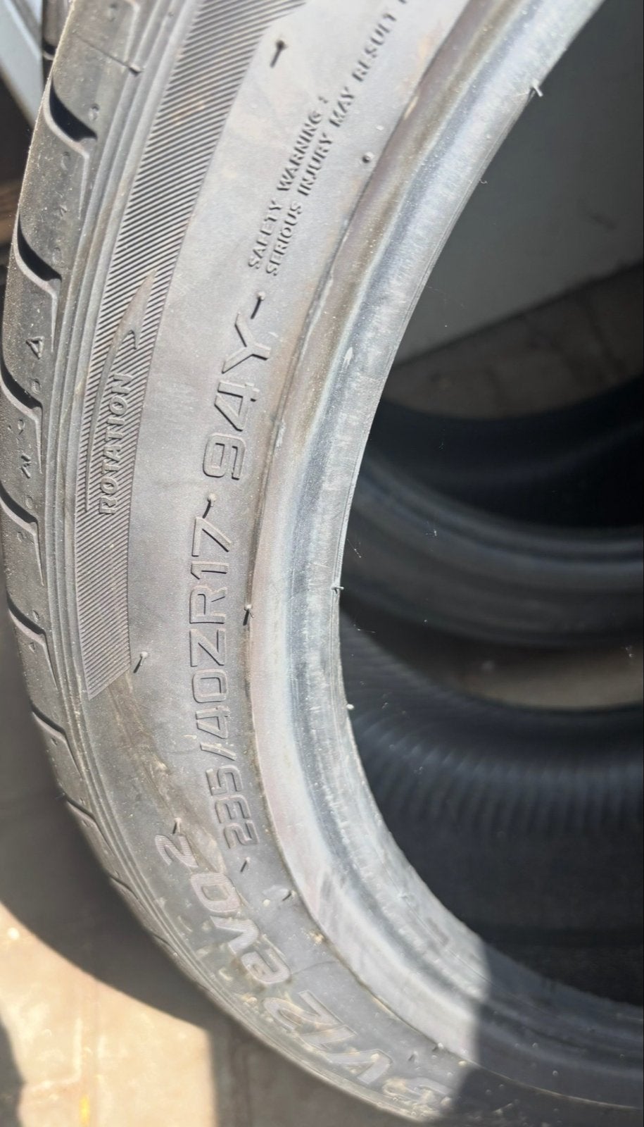 2 goede autobanden 235/40/R17 te koop, Ophalen, Gebruikt
