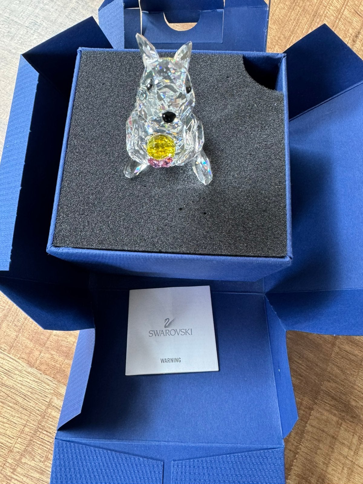 Konijn met geel paasei swarovski disney, Verzamelen, Swarovski, Ophalen of Verzenden, Zo goed als nieuw, Figuurtje
