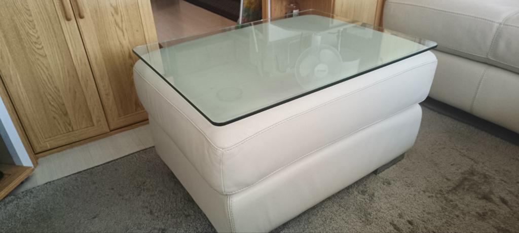 Leren salontafel met glazen blad - Crème, Huis en Inrichting, Tafels | Salontafels, Modern, Klassiek, 50 tot 100 cm, Zo goed als nieuw
