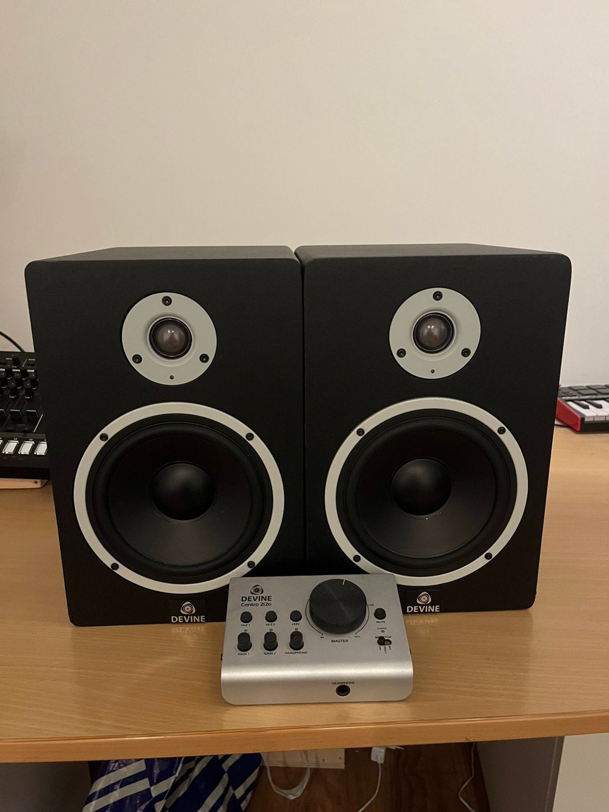 Devine MR-6A+Devine Centro 2i2o interface, Ophalen, Zo goed als nieuw, Overige merken