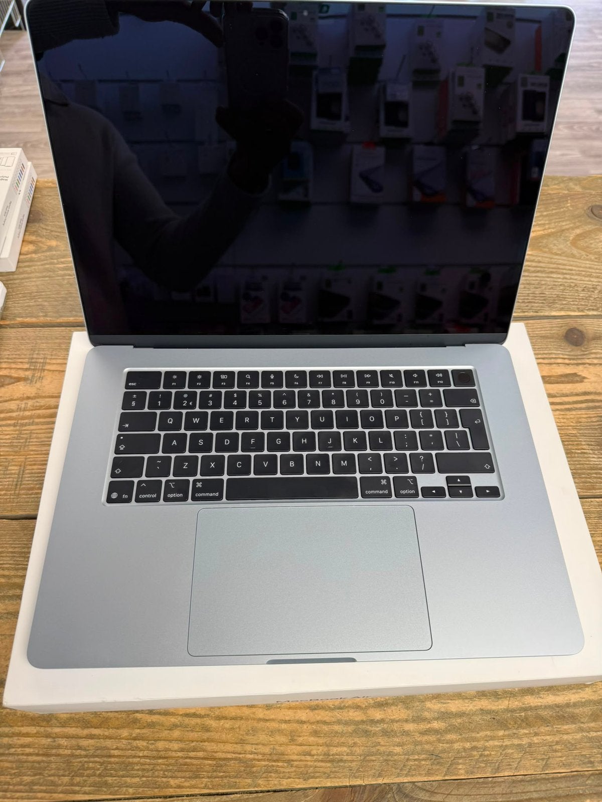 Foto 8 van MacBook Air 15-inch 512 GB met Apple garantie cyclus 33^