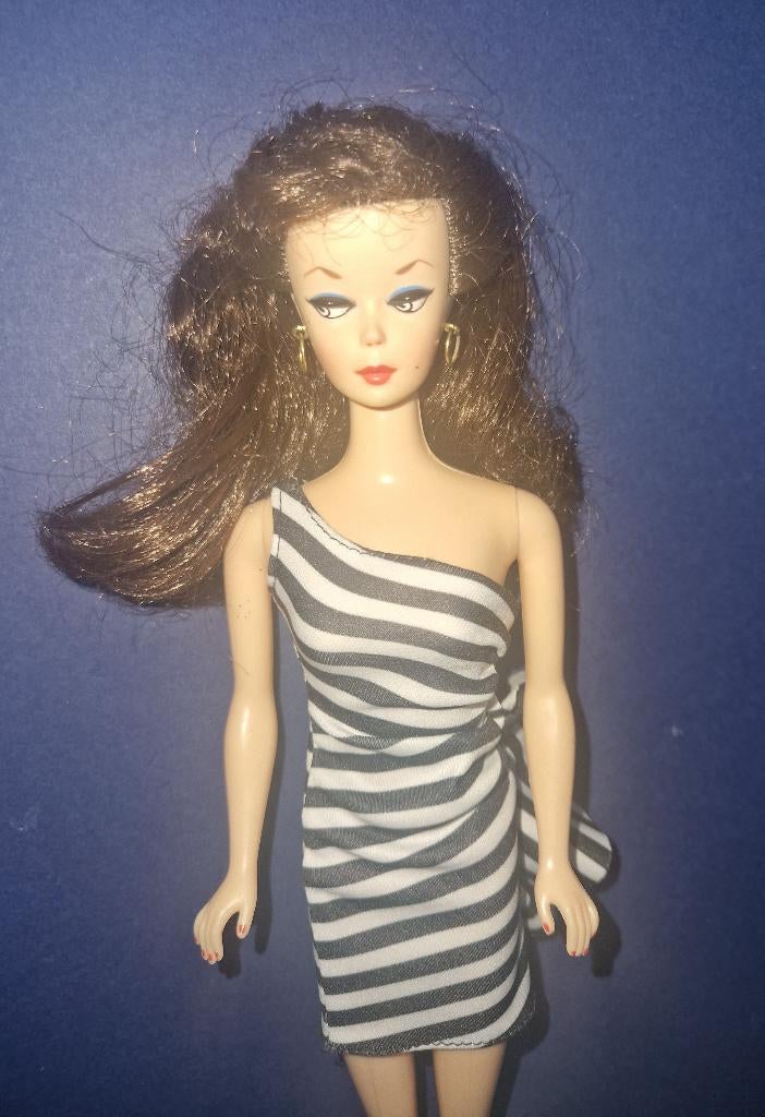 barbie 35 anniversary barbie brunette 1958 - 1993 mattel, Verzamelen, Poppen, Ophalen of Verzenden, Zo goed als nieuw, Pop