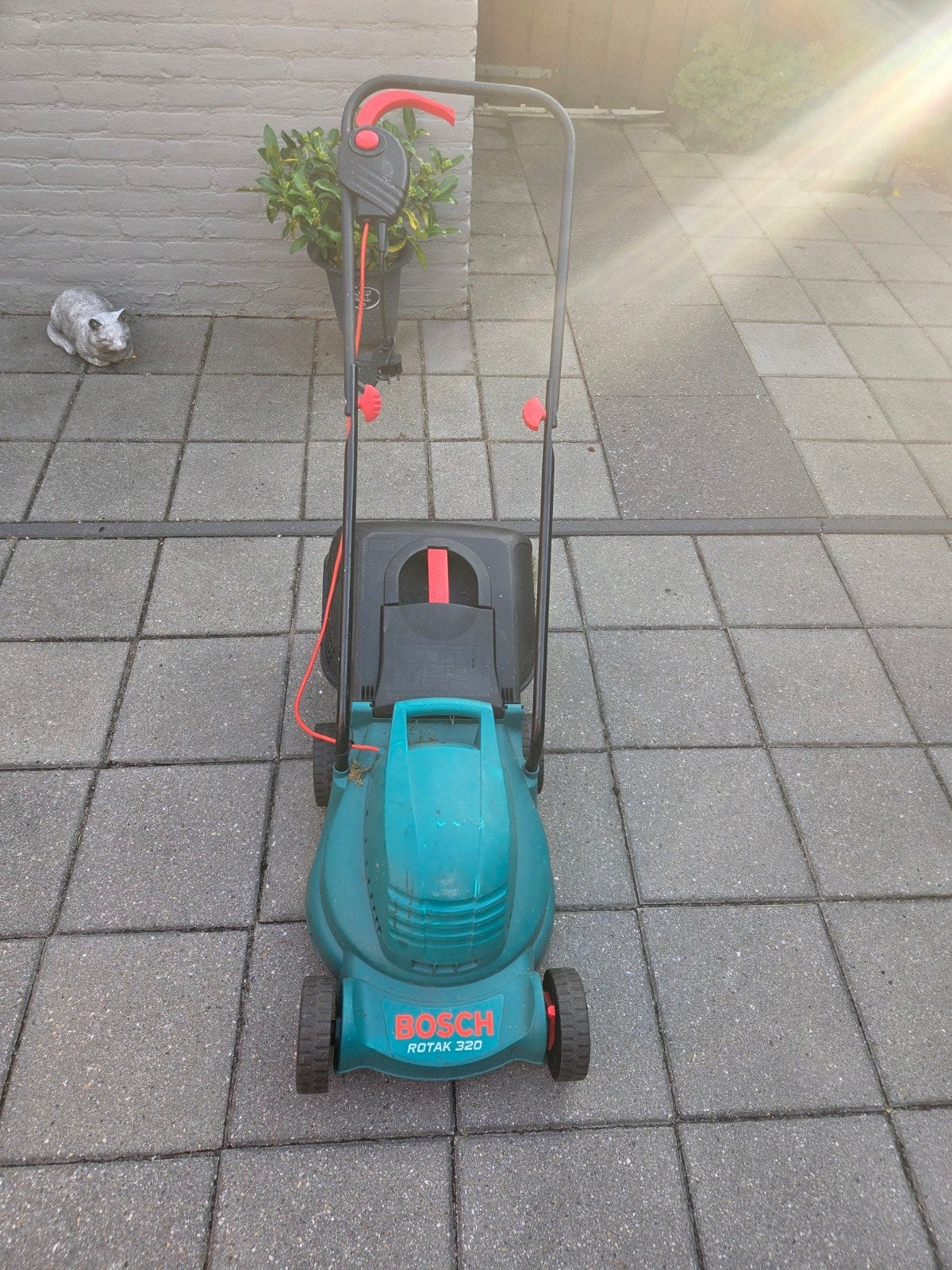 Bosch Rotak 320 Elektrische Grasmaaier, Cirkelmaaier, Gebruikt, Elektrische grasmaaier, Ophalen of Verzenden