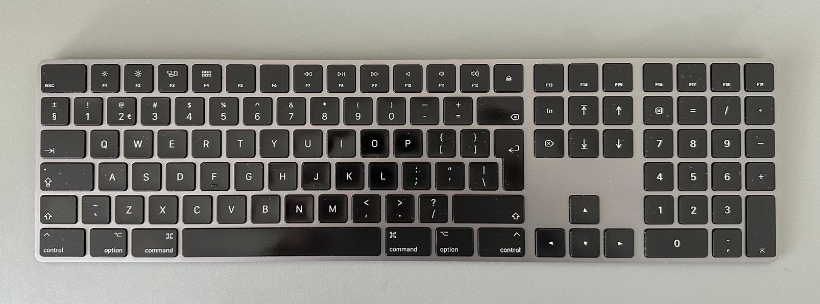 Apple QWERTY A1843 zwart draadloos keyboard, Computers en Software, Toetsenborden, Ophalen, Gebruikt, Oplaadbaar, Draadloos