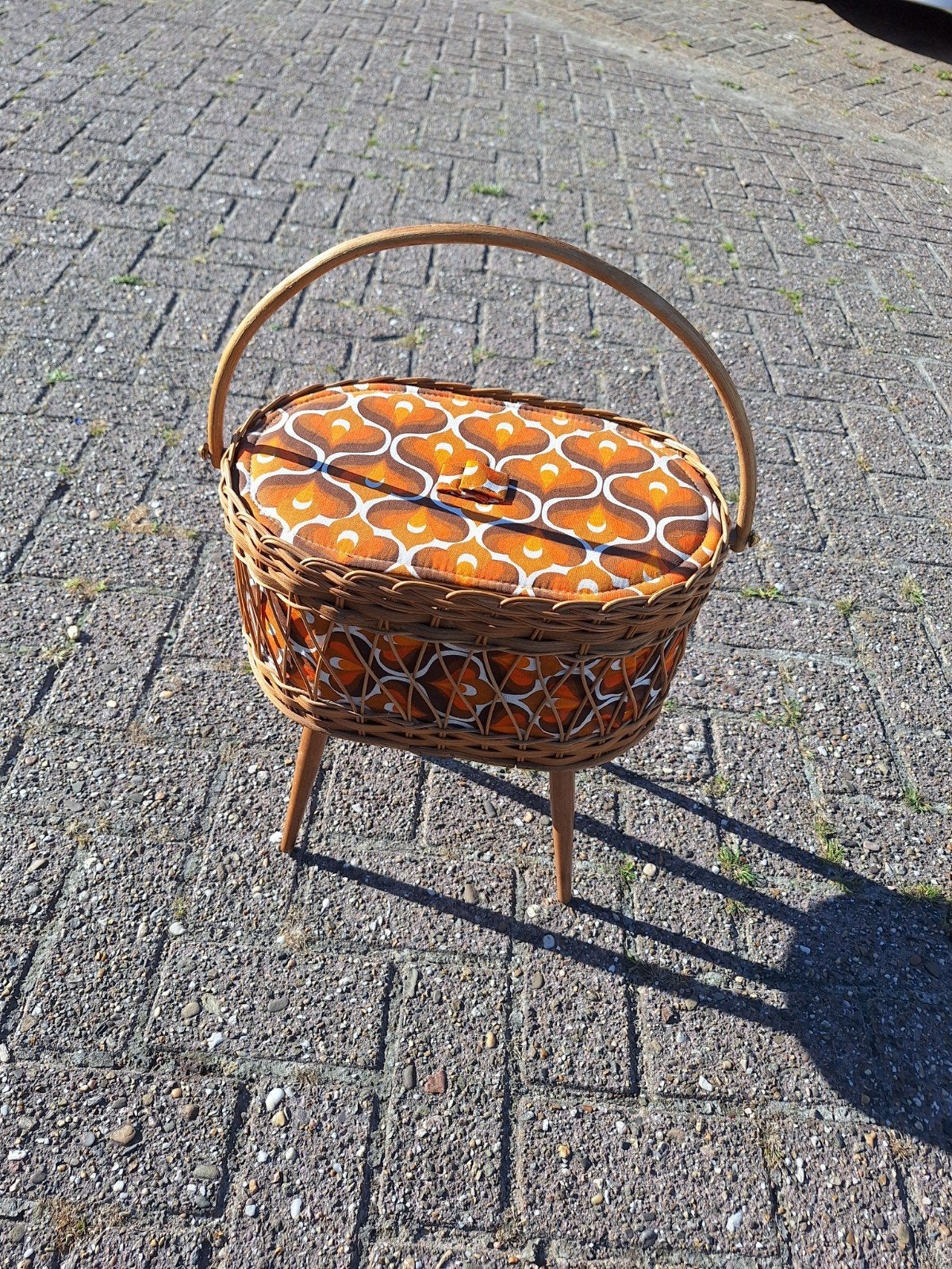 retro naaibox op pootjes, Ophalen of Verzenden, Huis en Inrichting