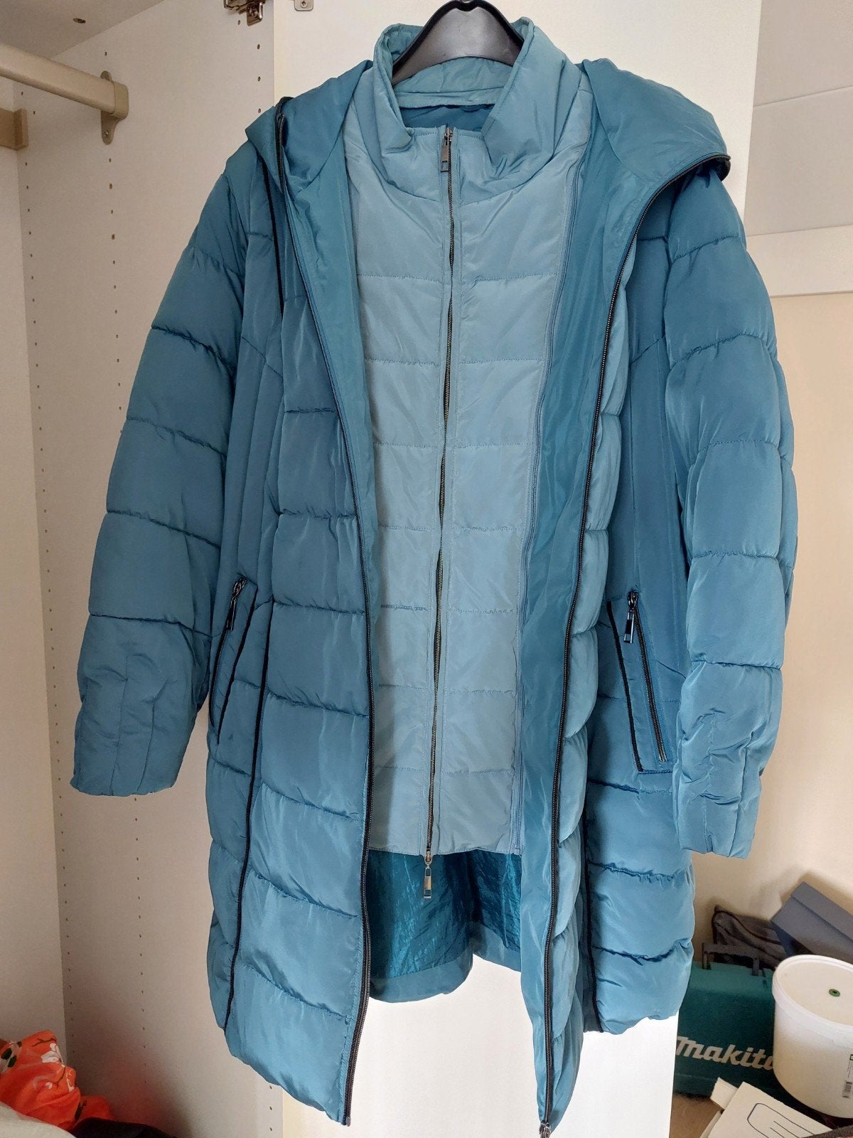 Lange gewatteerde jas met capuchon en riem van Ulla Popken, Blauw, Maat 46/48 (XL) of groter, Ulla Popken, Ophalen of Verzenden