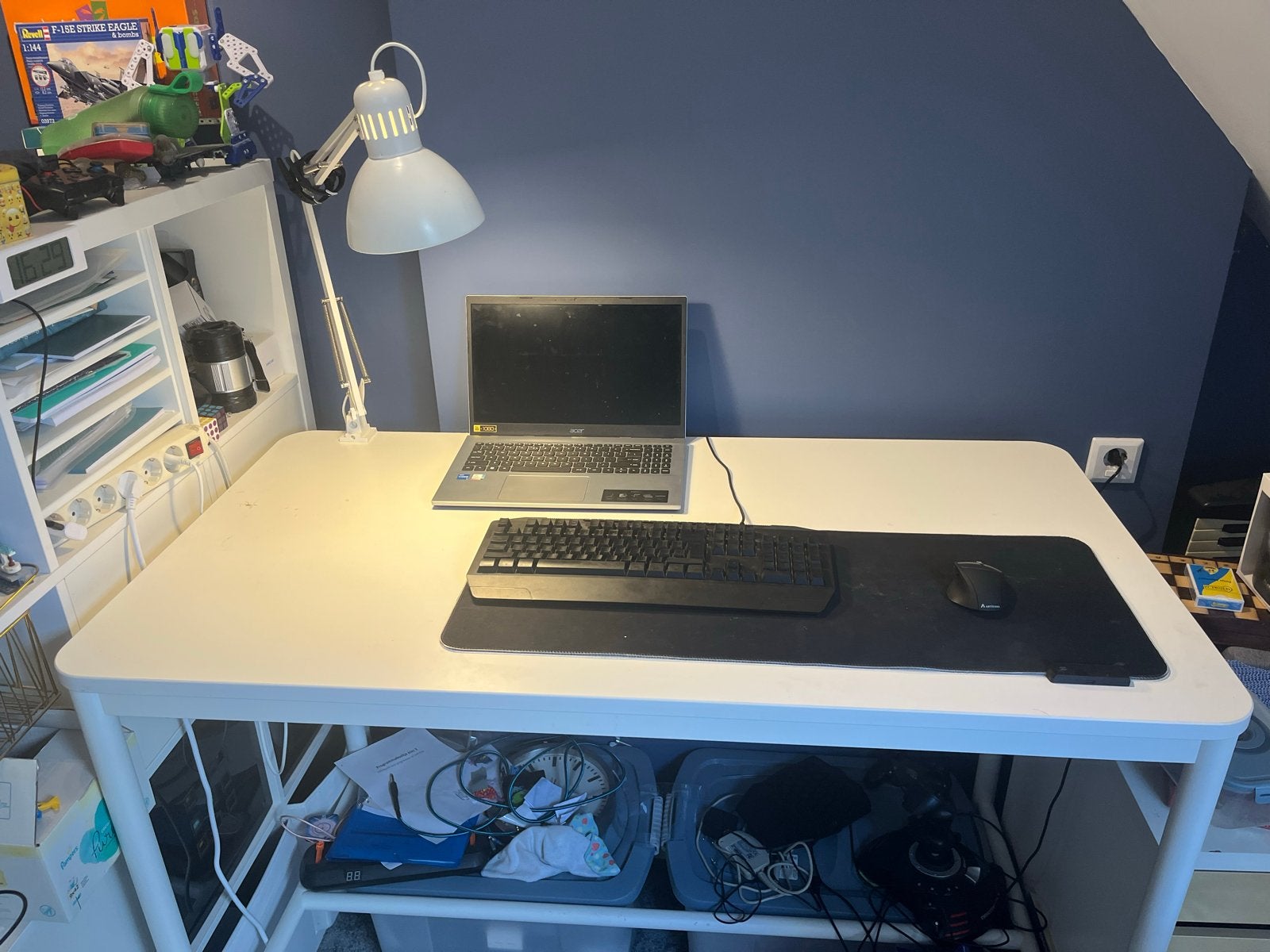 Ikea Stå-bureau | Wit, Ruim en Stevig, Ophalen, Gebruikt, Spaanplaat of MDF, IKEA