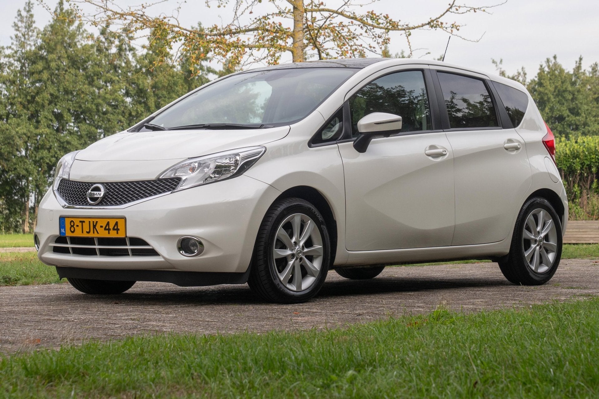 Nissan Note 1.2 DIG-S Tekna 2e Eigenaar +NAP NL-auto, Auto's, Gebruikt, Bedrijf, Handgeschakeld, Grijs