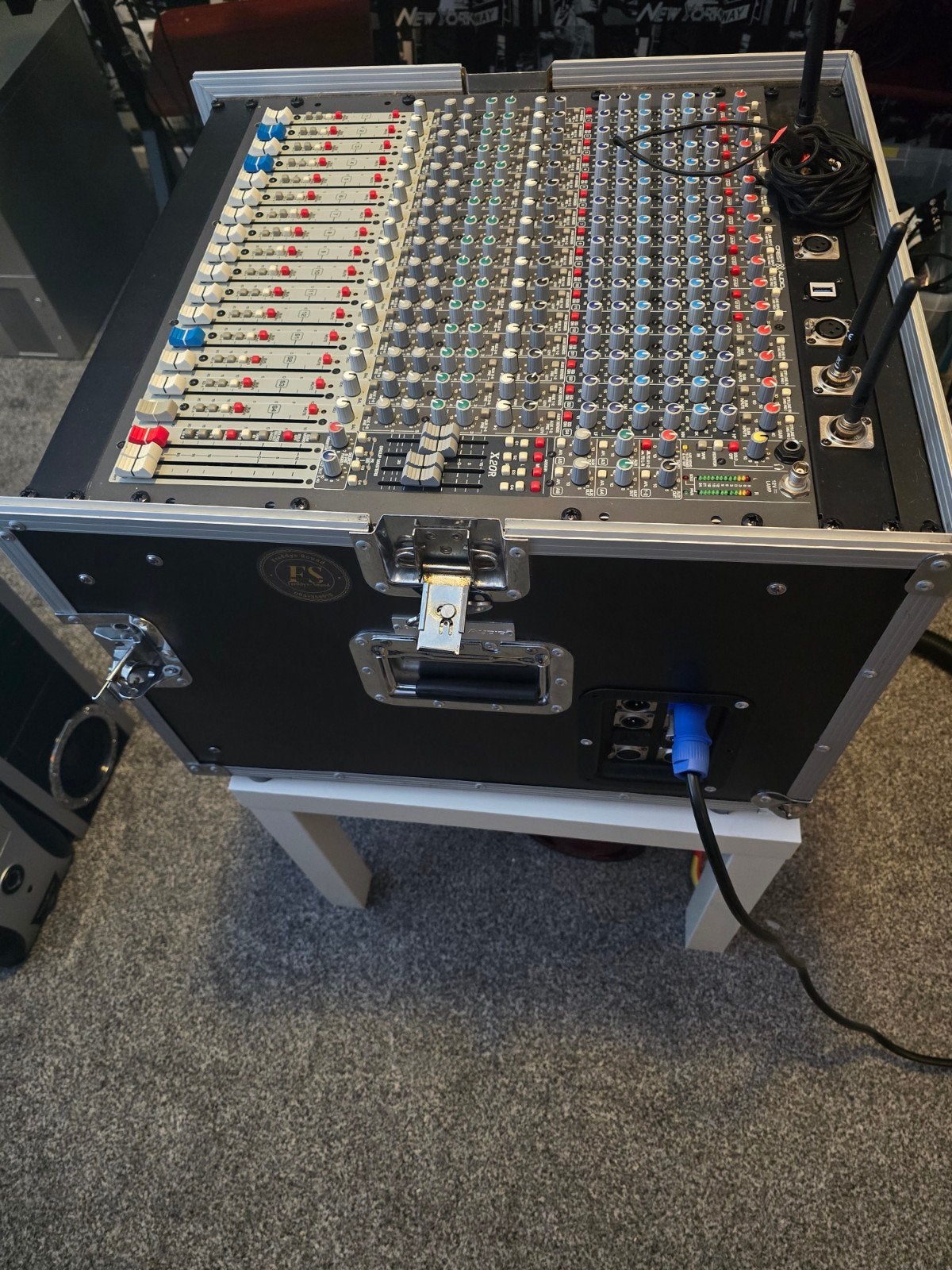 Crest x20r compleet rack, Ophalen