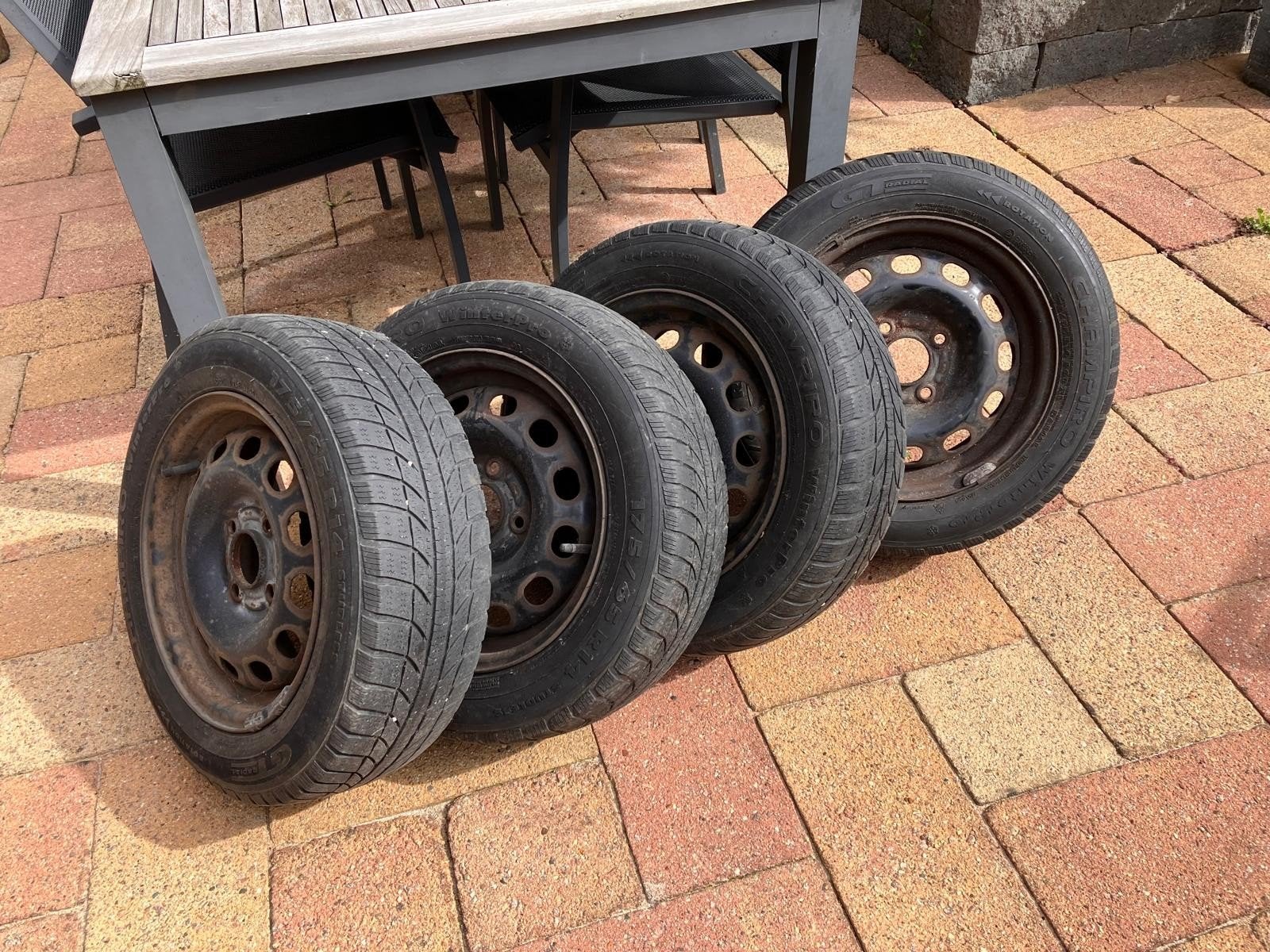 Winterbanden met stalen velgen - 175/65 R14, Ophalen, 14 inch, Gebruikt, 175 mm